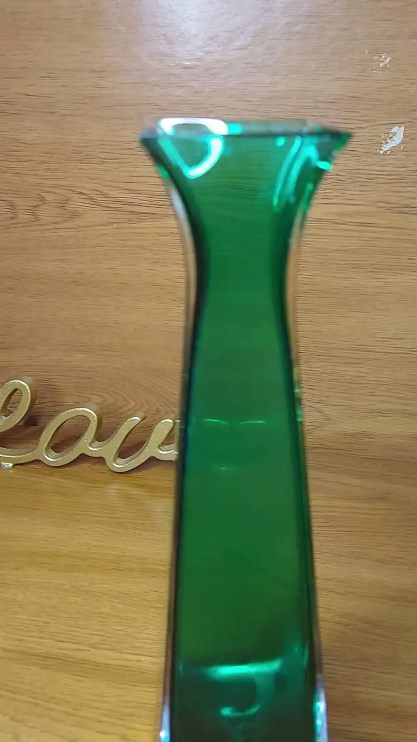 Vintage Italian Emerald Green Crystal Vase Royal Gallery 10.5 Inch Heavy Base