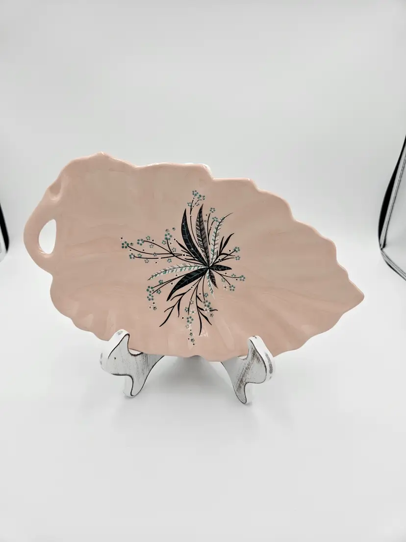 #B47 Crooksville USA Pink Carnations Leaf Dish