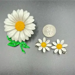 Enamel Daisy Brooch with Clip ons