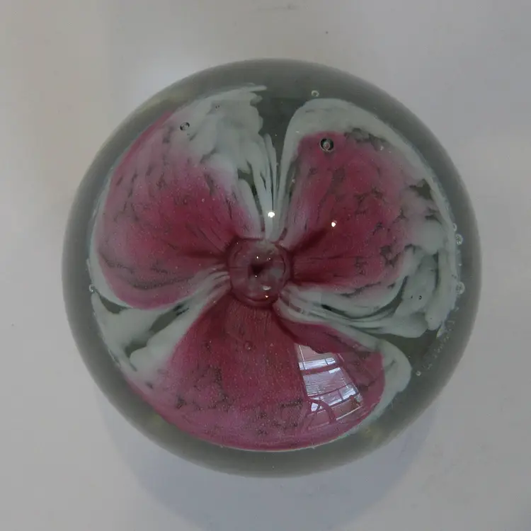 VINTAGE Glass Eye Studio MSH Ash Pink & White Flower Paperweight 1987 3" SIGNED