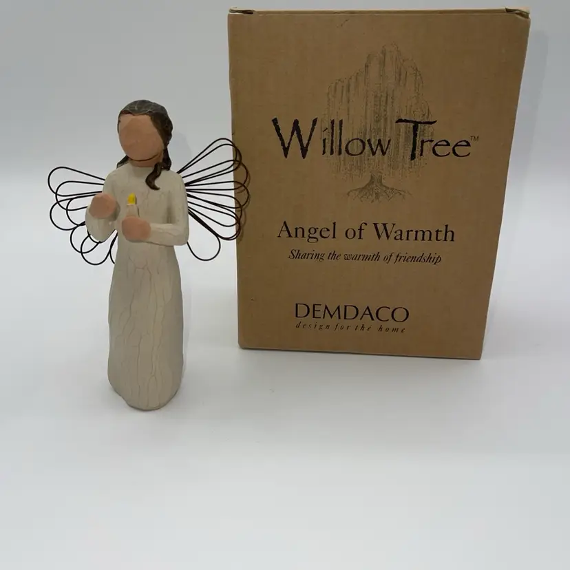 Willow Tree Angel of Warmth  26061 Demdaco Susan Lordi  2001 With Box
