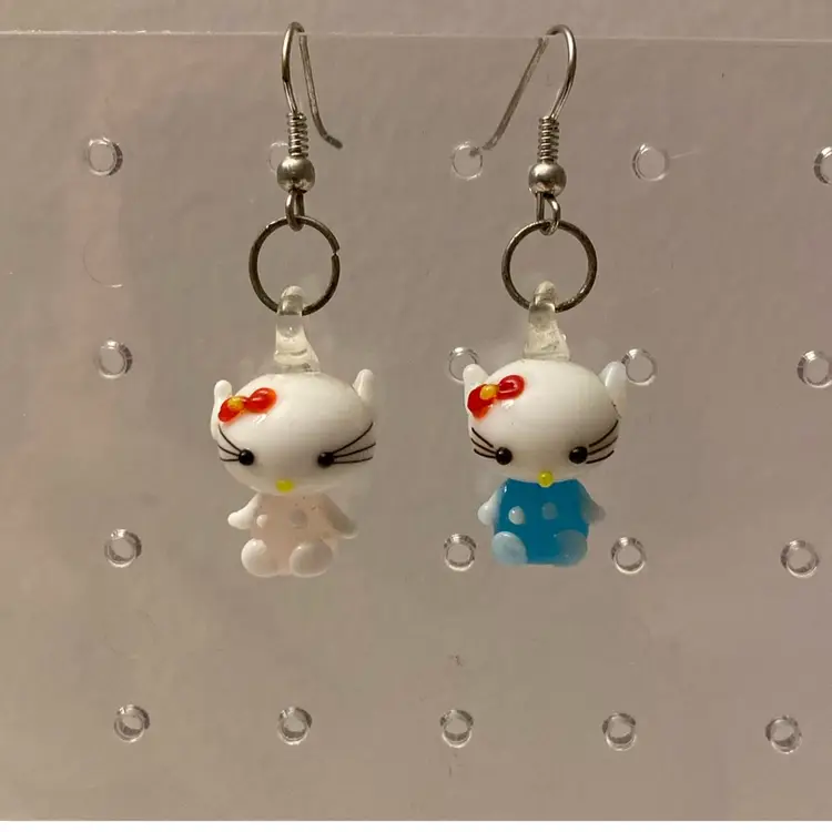 Vintage 1990’s Lampwork Glass Hello Kitty Earrings