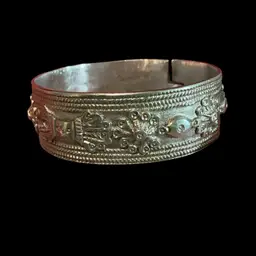 Vintage Beautiful Silver Cuff Bracelet. Pin Closure , Floral Flower Motif Design. No Markings / Maker. Tested Magnetic & Acid