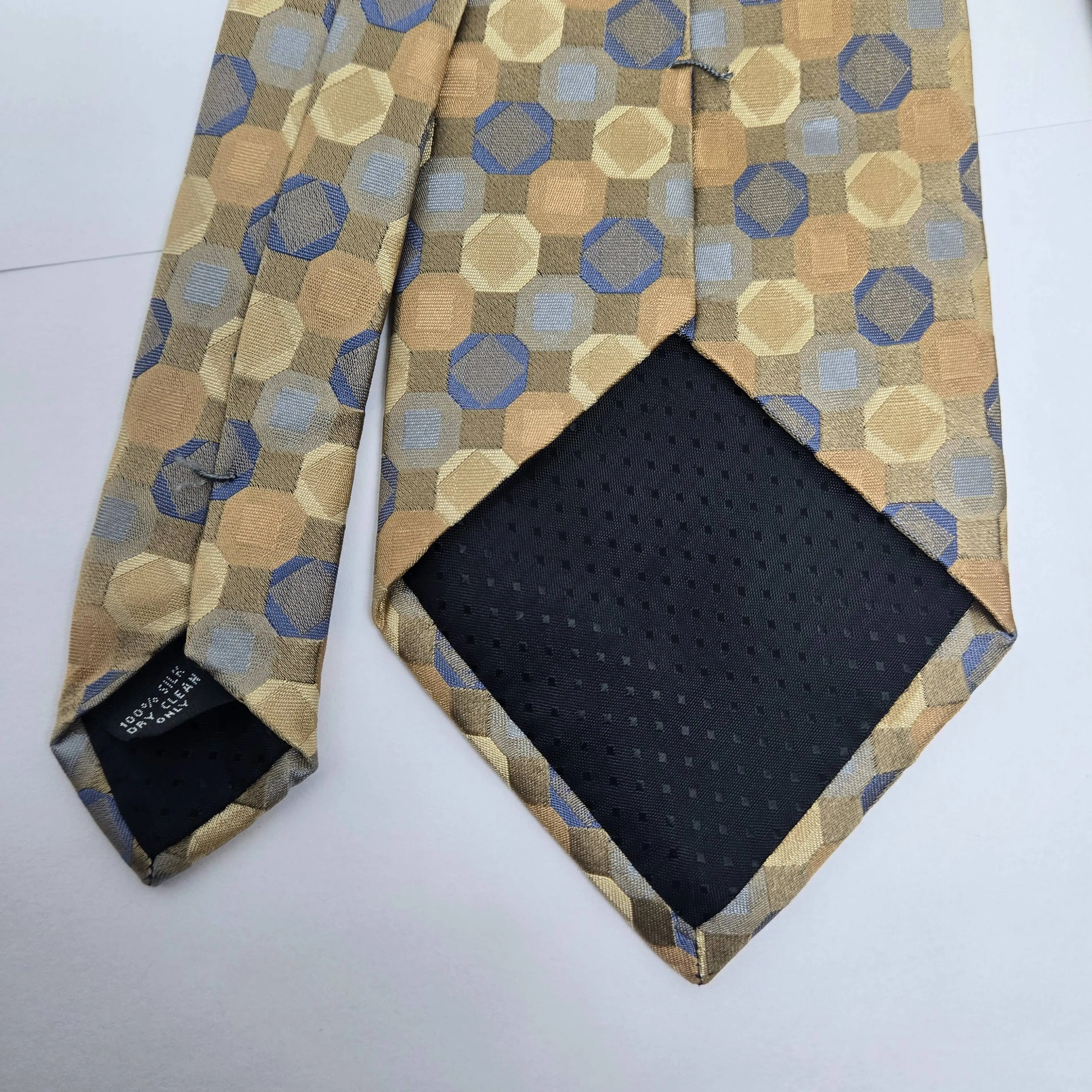 Image 4 of 7