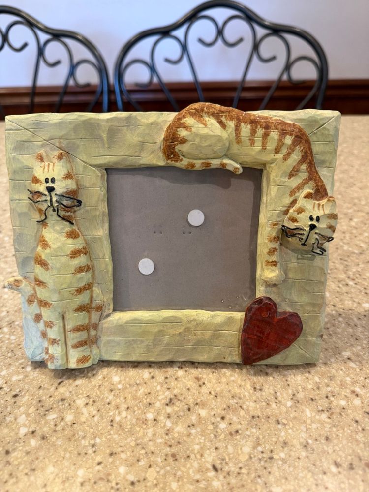 Kitty Cat Connoisseur Picture Frame Frame 3D Frame 6"x7" Holds 4x4 in