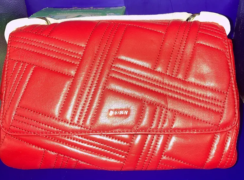 New DKNY Allen Genuine Red Leather Flap Women's Shoulder Bag $228 Retail R833B637

8" x 7.5" x 4