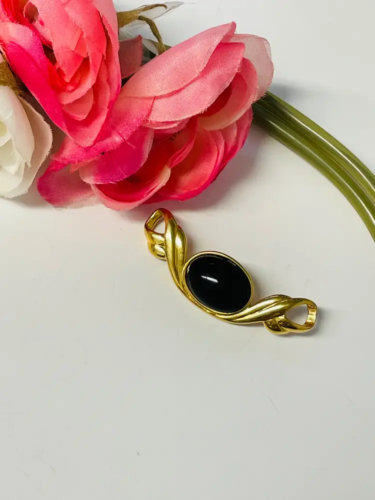 Vintage Marvella Black Cabochon Gold Toned Pendant