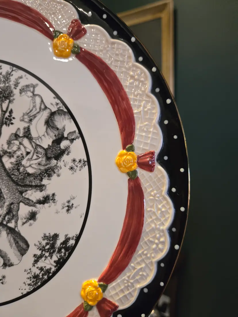 EARLY AMERICANA TOILE CAKE PLATE BY SANDY LYNAN CLOUGH 2001