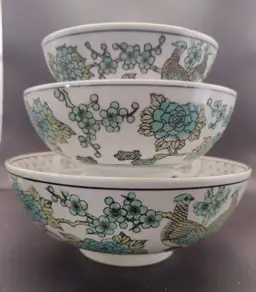 Vintage gold-imari Japanese hand-painted 3 bowl set