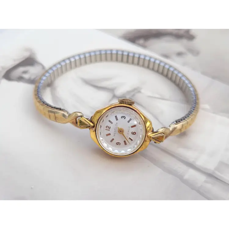 Vintage Westclox 17 Jewel Gold Tone Women's Mechanical Dress Wrist Watch