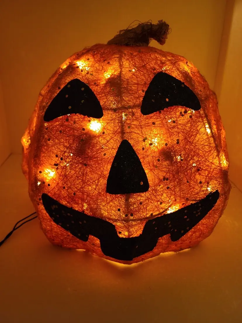 HYDE AND EEK! Halloween 
Lit Pumpkin Indoor Outdoor 12x12
