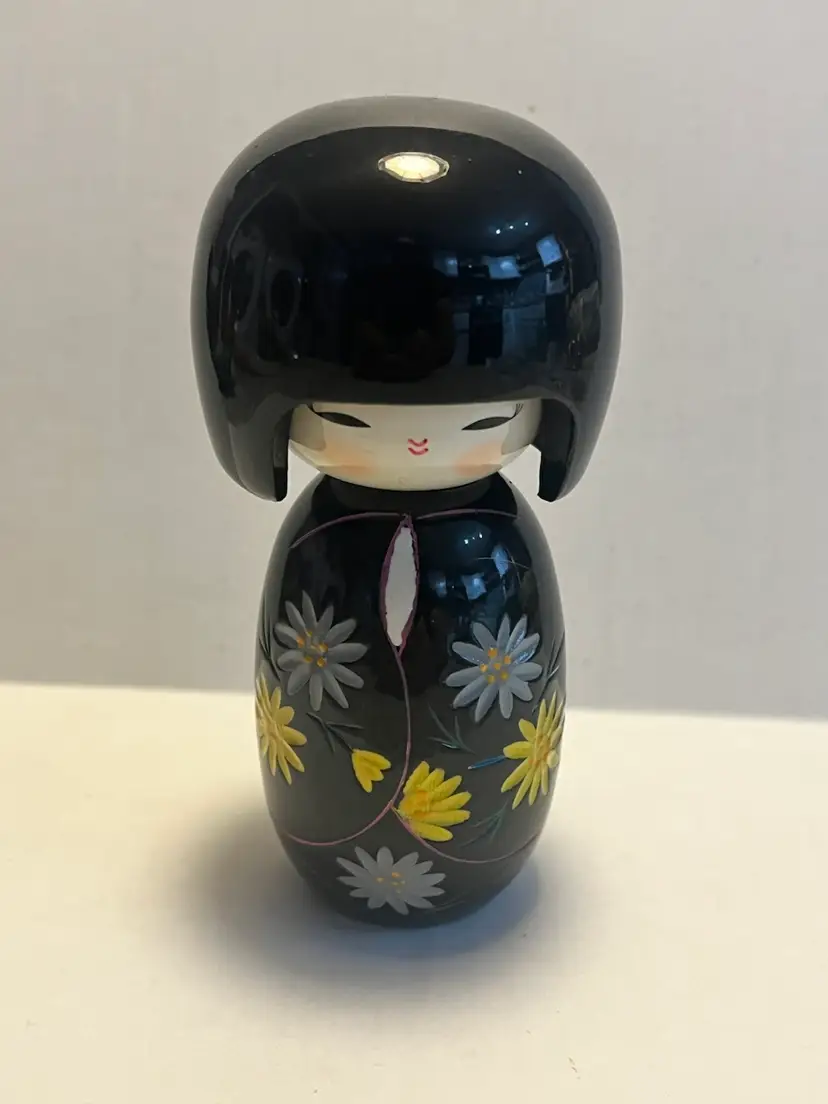 Vintage Japanese 5" Carved & Hand painted KOKESHI Doll Handmade Excellent Cond