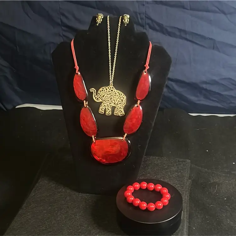 #07 - Elephant 4pc Lot