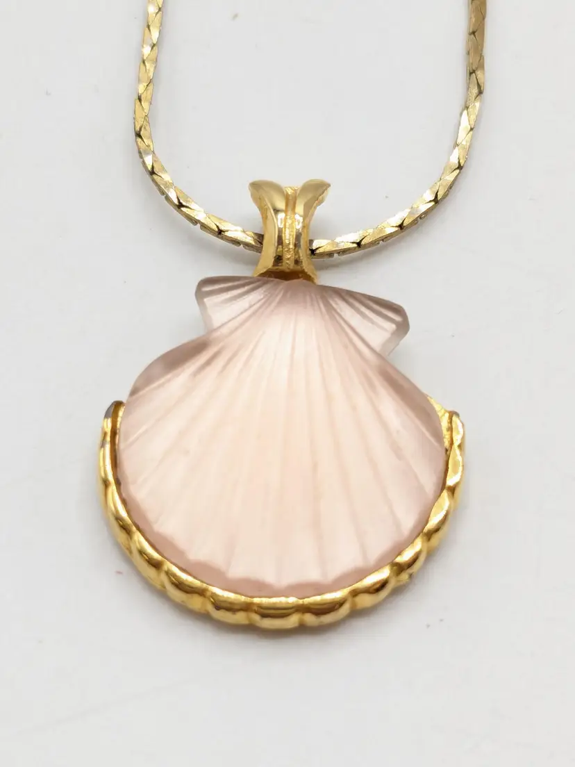 Pink Clam Shell Necklace Gold Tone