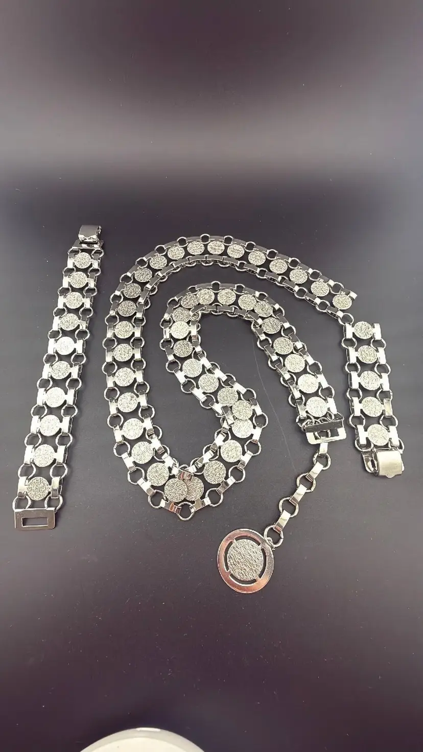 28 Sarah Coventry Book Chain – Belt and Bracelet in Silver Tone