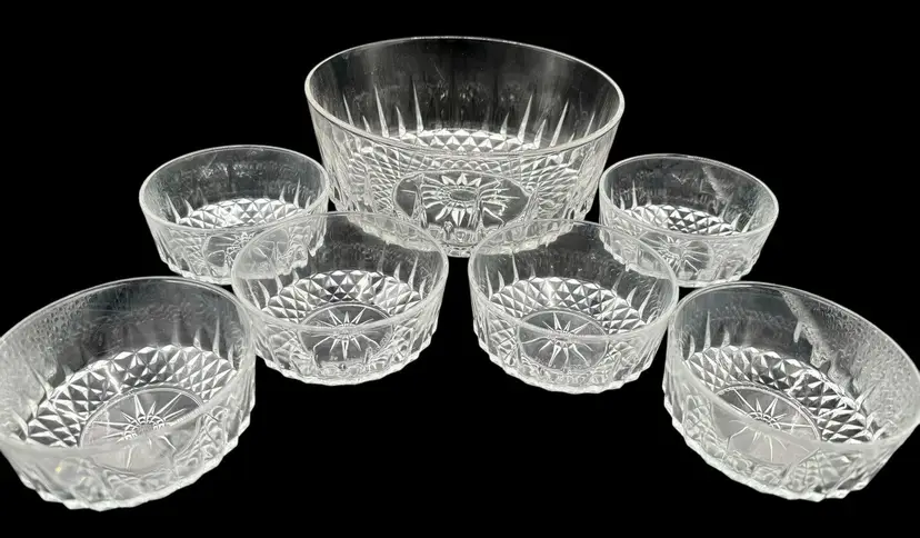 Set of 6 Arcoroc Diamond Starburst Berry Fruit Dessert Bowls and Master Bowl