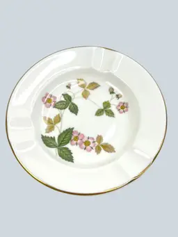 Wedgwood Wild Strawberry Bone China Ashtray. Made in England. 22-24K Gold Trim on Rim. Beautiful Vines, Pink Flowers, & Strawberries Design
