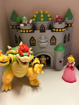 M22 - Bowser’s Castle Lot