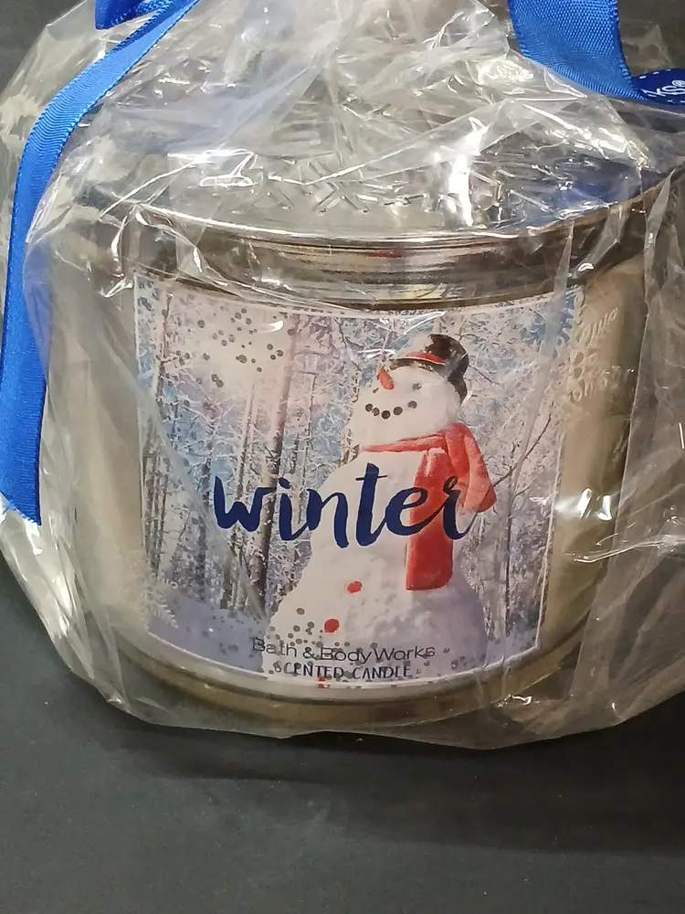 Bath & Body Works Winter Snowman 3 Wick Candle 14.5 oz New Discontinued