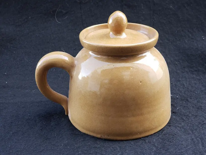 Bybee Pottery Kentucky - Brown Lidded Pitcher Signed BB Ceramic 6 5/8" Tall