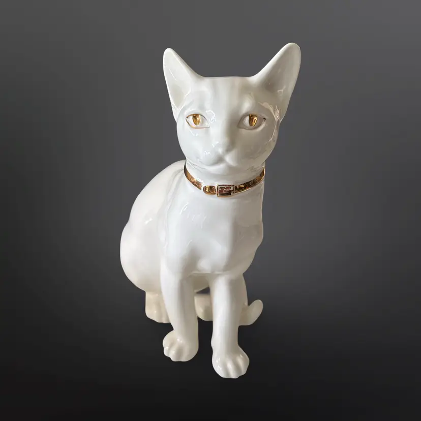 Vintage Lladro Hispania Daisa Porcelain Cat White with Gold 1984 10.25” H