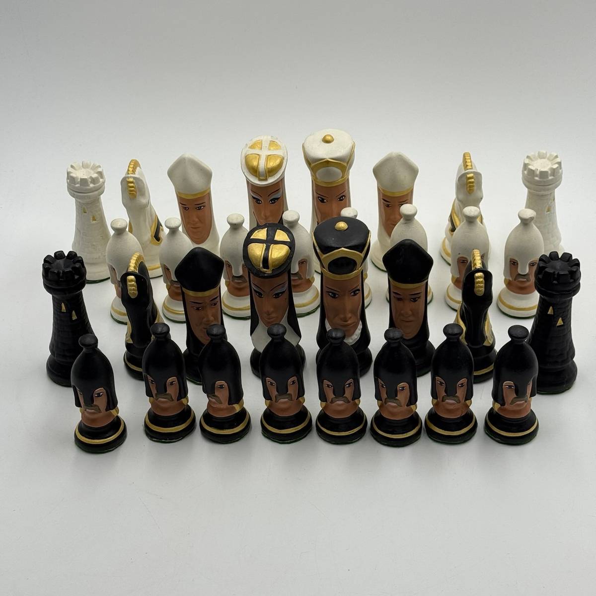 Niknax · Vintage Chess 32 Piece Complete Set Duncan Mold Medieval ...