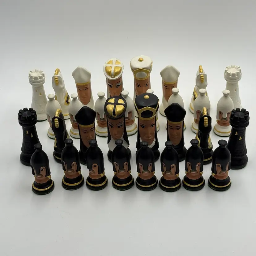 Vintage Chess 32 Piece Complete Set Duncan Mold Medieval Renaissance Chalkware
