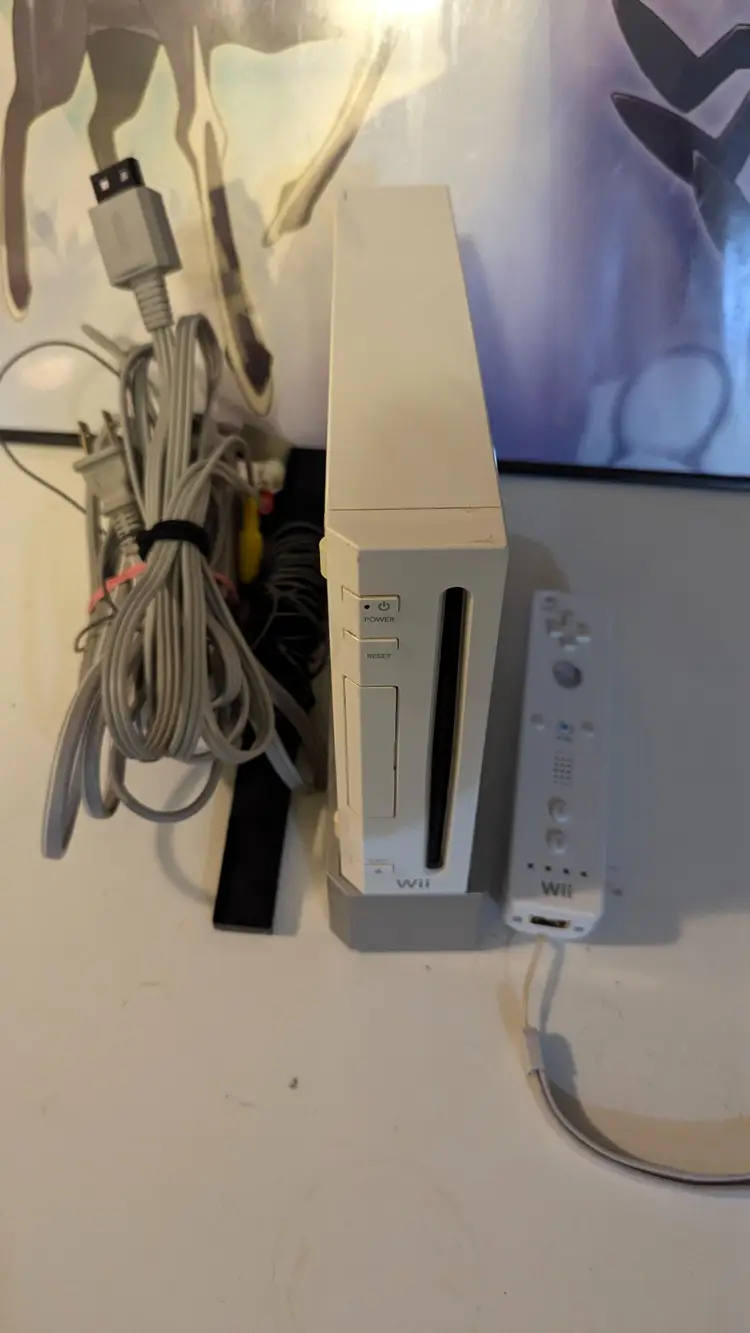 White Nintendo Wii System