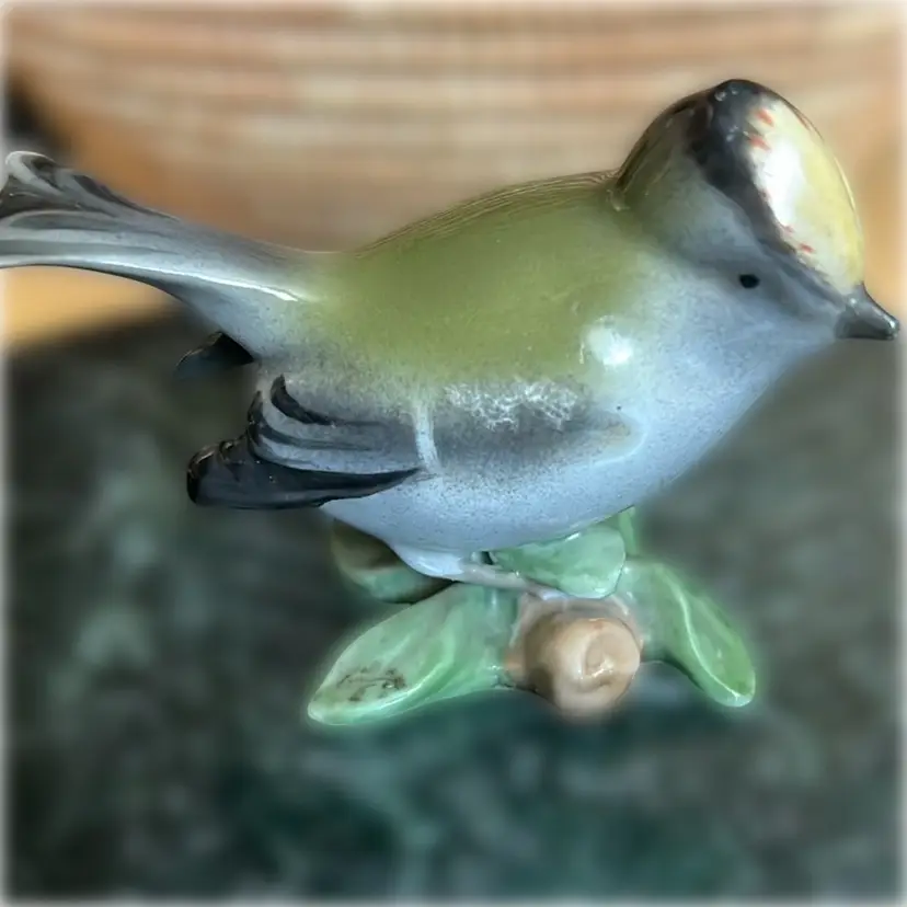 Golden Crown Kinglet Porcelain Collectable Bird Produced By Kunstporzellanfabrik Neu-Bach based in Bavaria, Germany.