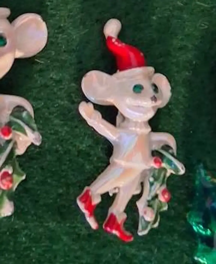 Vintage Enameled Christmas Mouse Brooch/Pin. Small Version