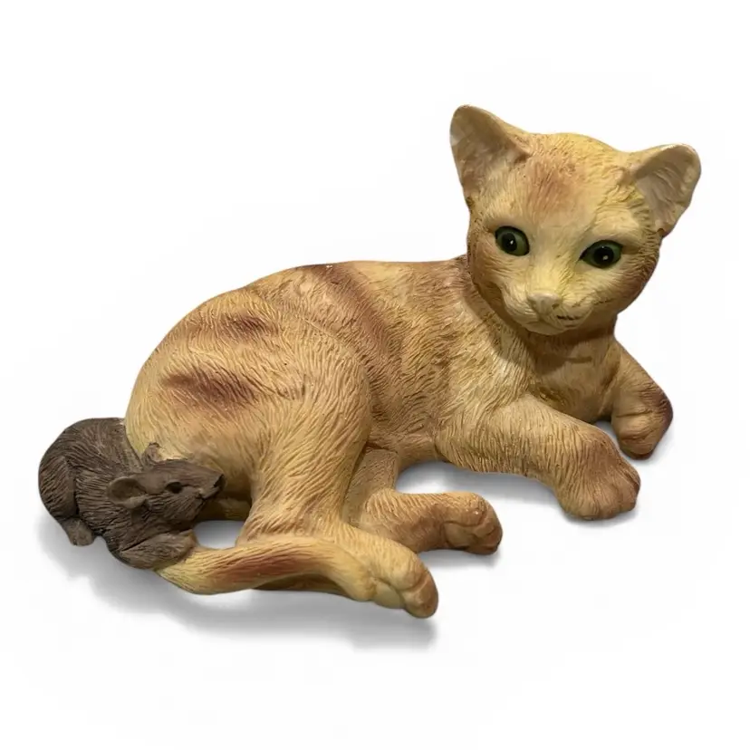Vintage Sherratt and Simpson Style Resin Tabby Cat and Mouse Figurine