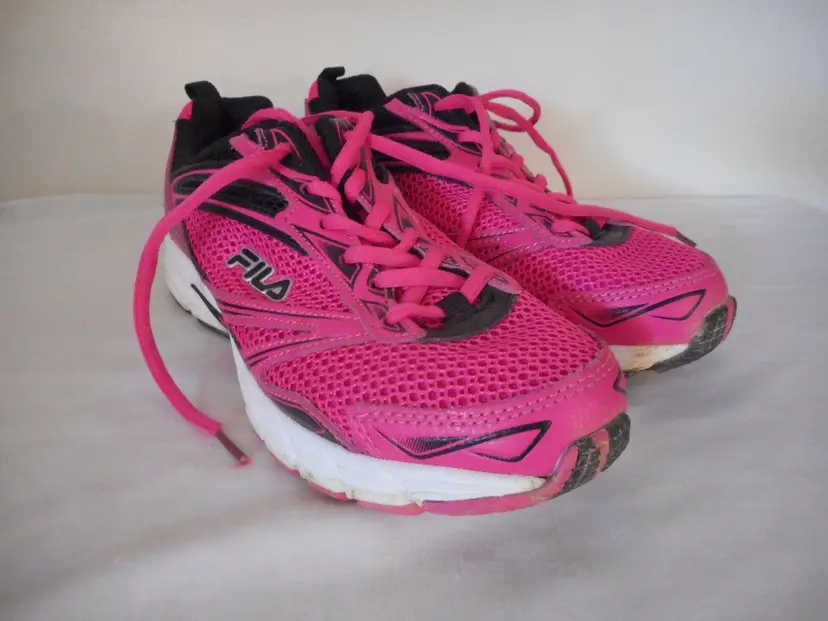 Fila Womens Hot Pink / Black Athletic Shoes Sneakers Size 7