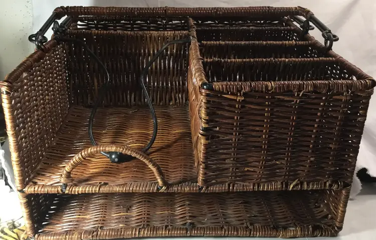 Wicker table top picnic caddy, 7 compartments, 2 handles, painted steel frame