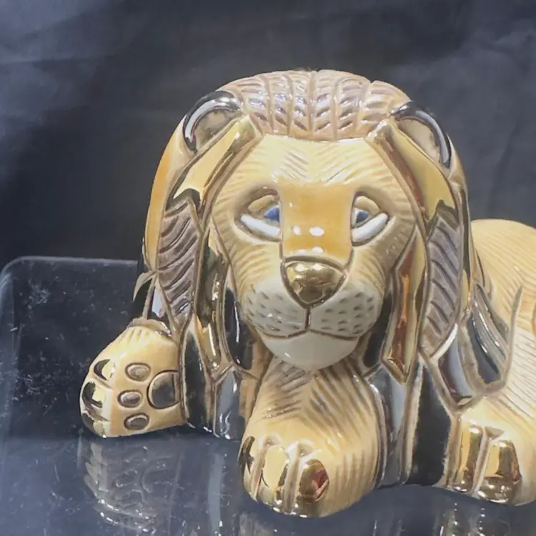 #1766 DeRosa Ribbons Silver Anniversary #777 Lion Laying Down Artesian Silver & Gold Accents