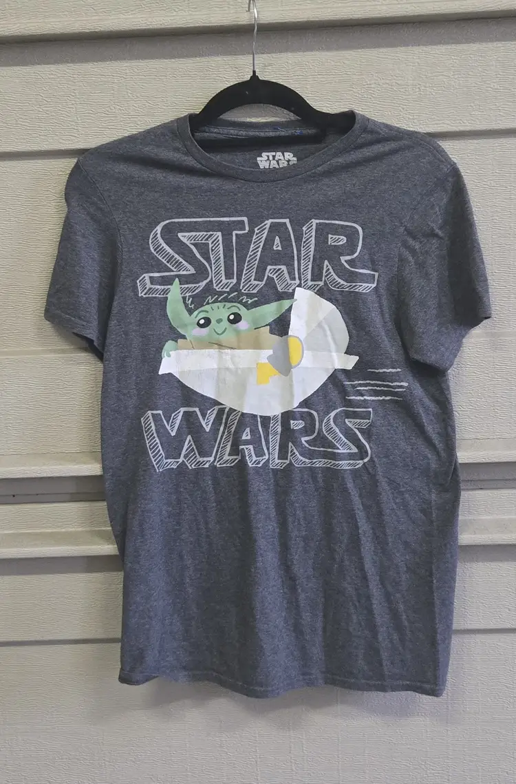 Star Wars The Mandalorian Grogu Charcoal Gray Small Baby Yoda T-Shirt