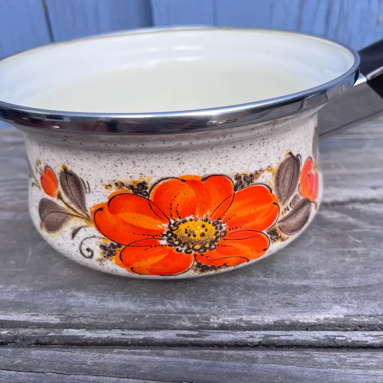 VTG MCM 1 Qt Sanko Enamel Ware Show Ware Orange Country Flowers Sauce Pan Pot