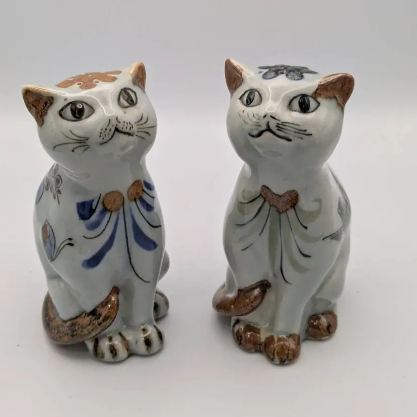 Ken Edwards, Mexican Cat SALT AND PEPPER SHAKERS TONALA POTTERY.