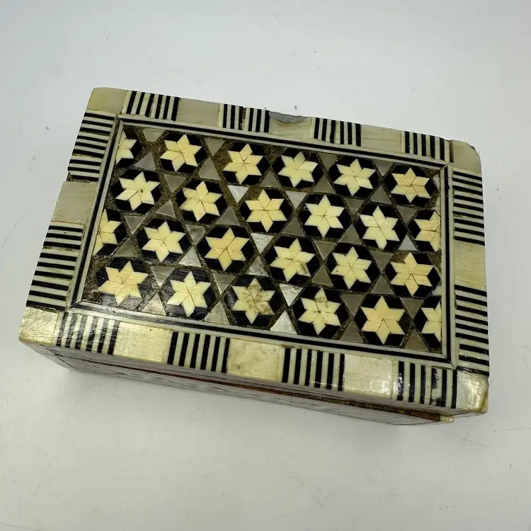 Inlaid Mother Of Pearl Box with Hinged Lid Red Interior