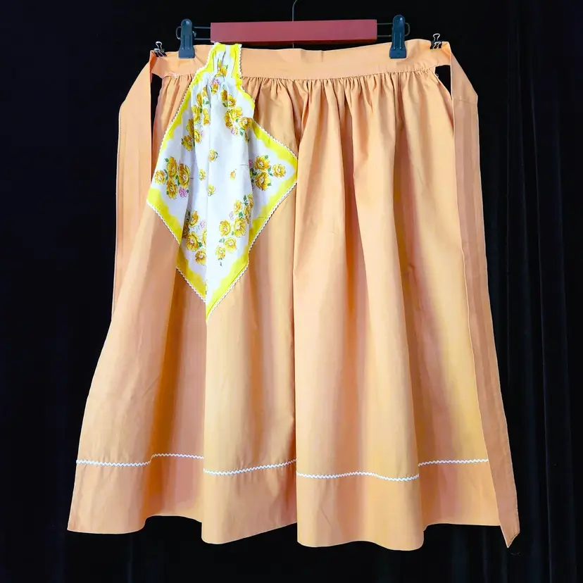 OOAK Half Apron Vintage Kitchen Large Tan / Brown with Applied Handkerchief Pocket & Rick Rack Hem