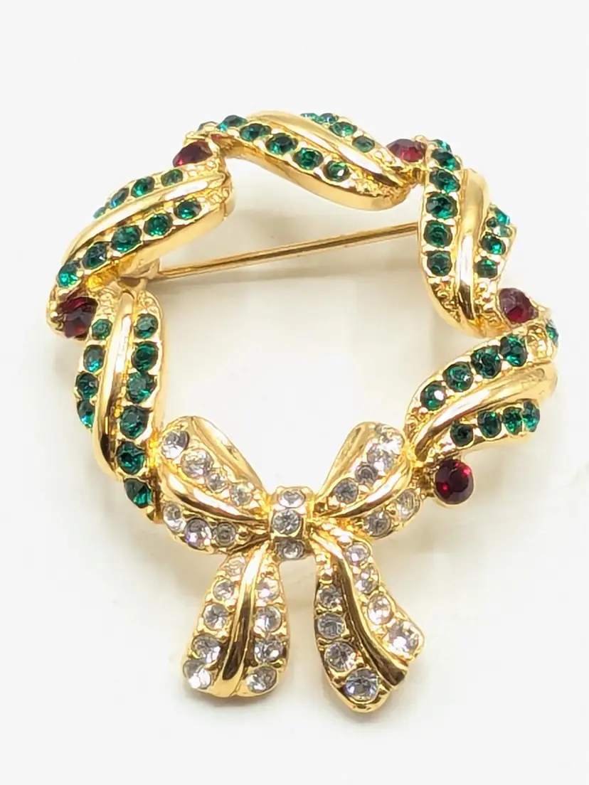 Vintage Monet Christmas Wreath Rhinestone Brooch Pin Gold Tone Holdiay Jewelry