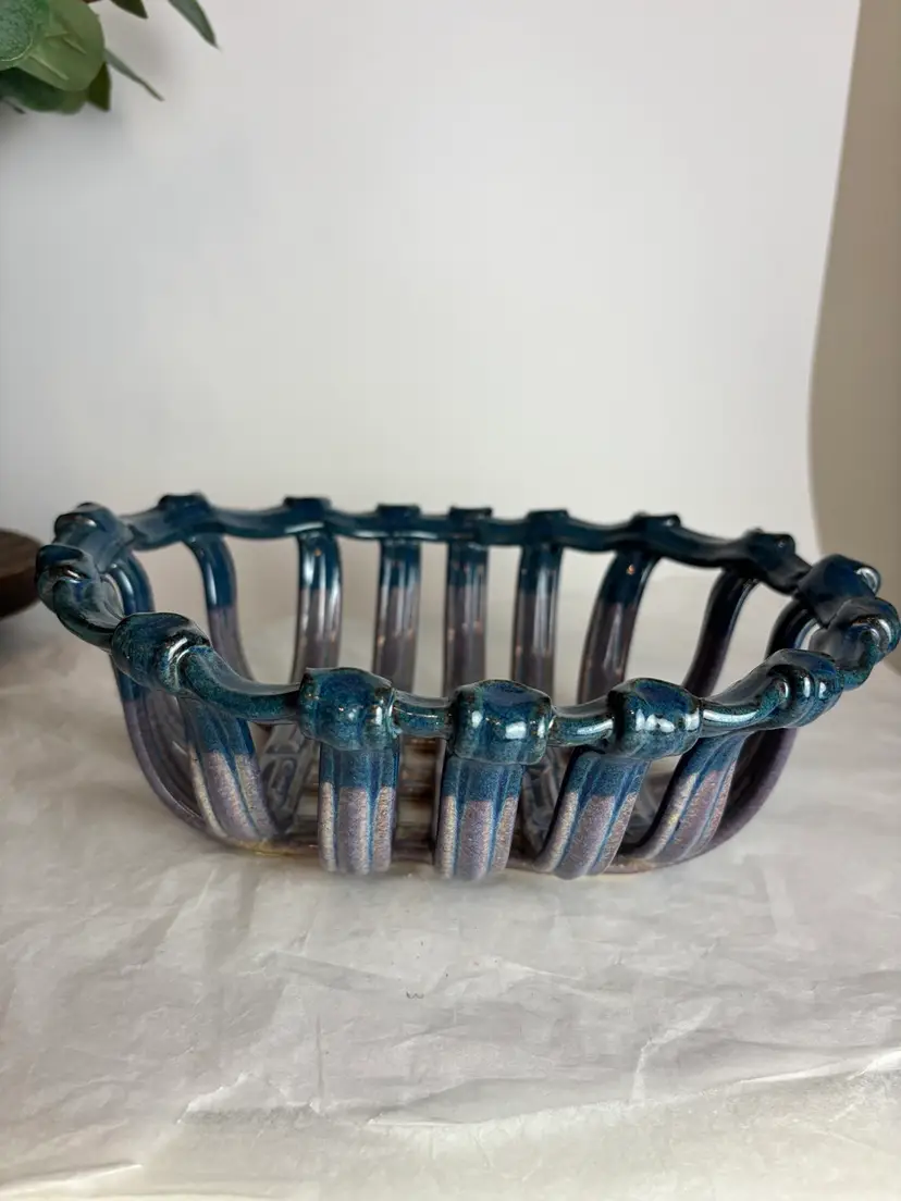 LATTICE OPEN WEAVE RECTANGULAR BREAD BASKET FRUIT BOWL