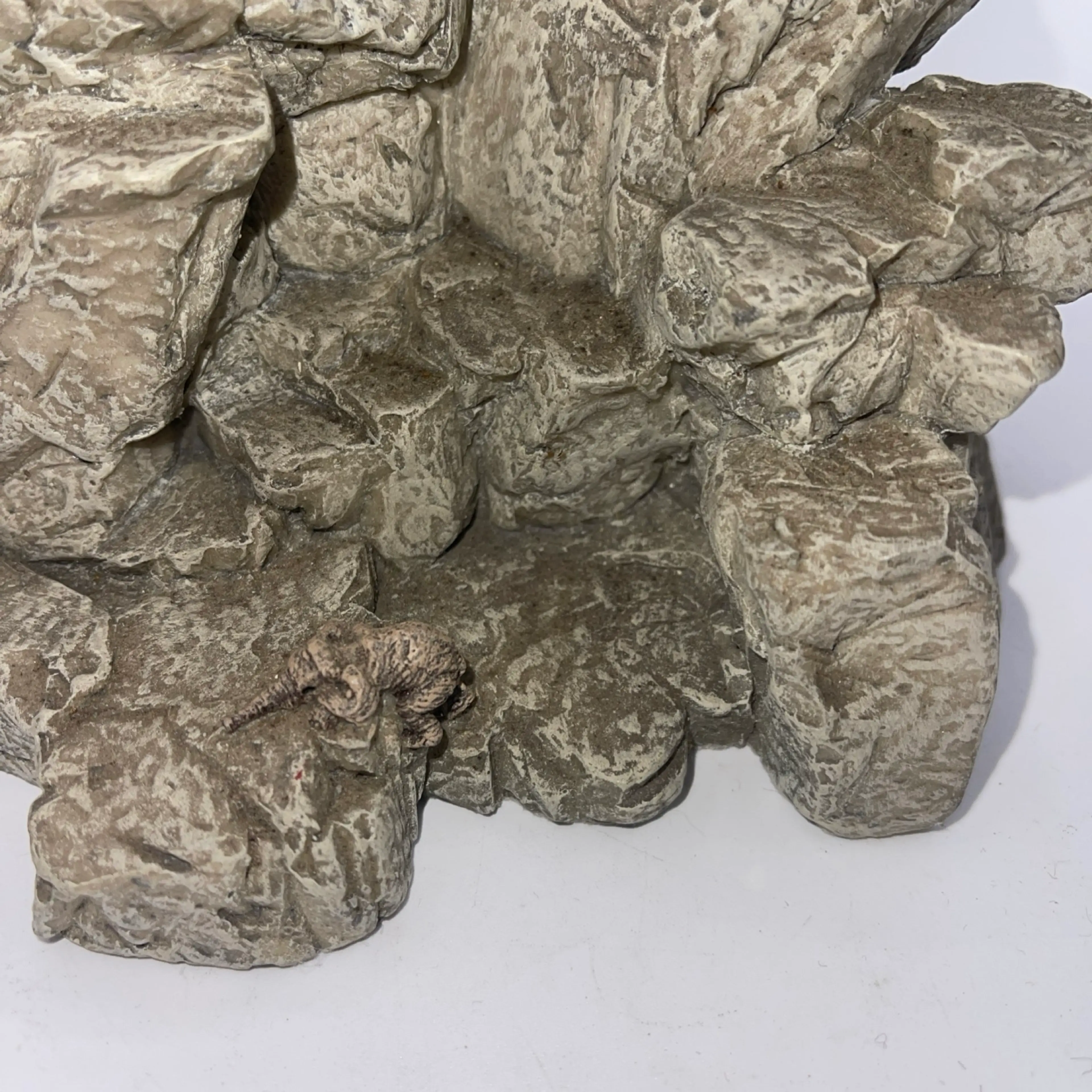 Image 4 of 8