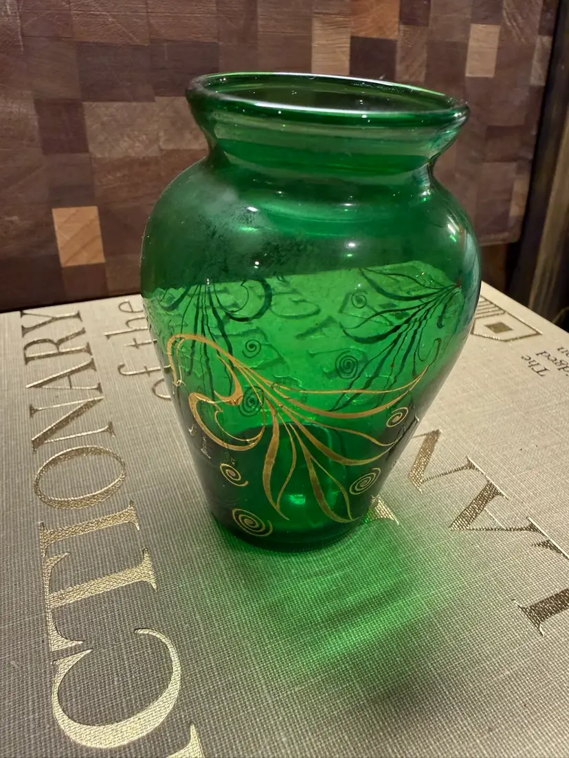 Anchor Hocking Emerald Green Glass Mini Bud Vase with Gold Swirl Pattern