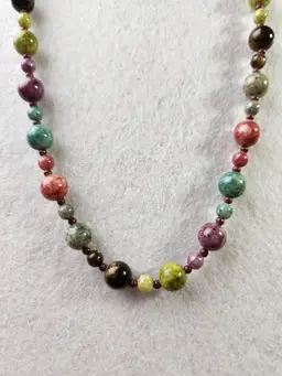 #02 Vintage Plastic Necklace