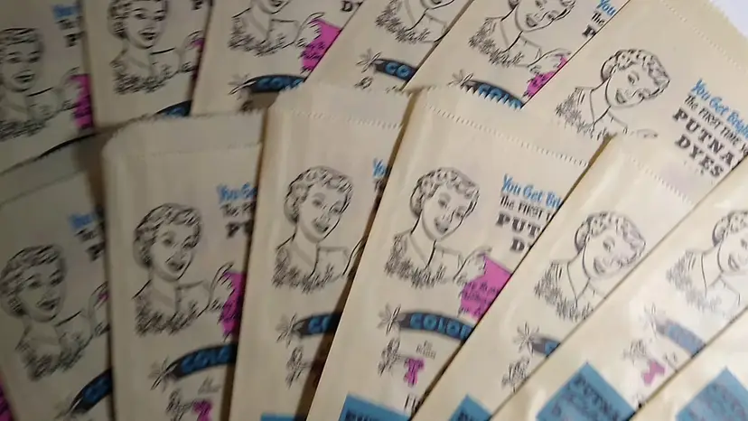 Putnam Dyes Lot Of 15 Bath Bloom Cosmetic Paper Bags 1940's Original Product Advertising