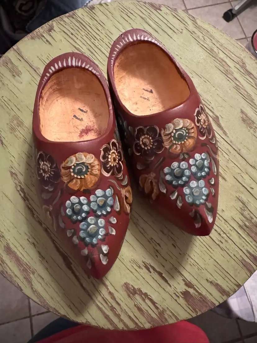 Hand Painted (Rosemaling) Wooden Shoes Size 11