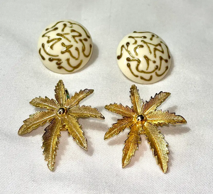 Vintage Clip On Earrings 2 Pair