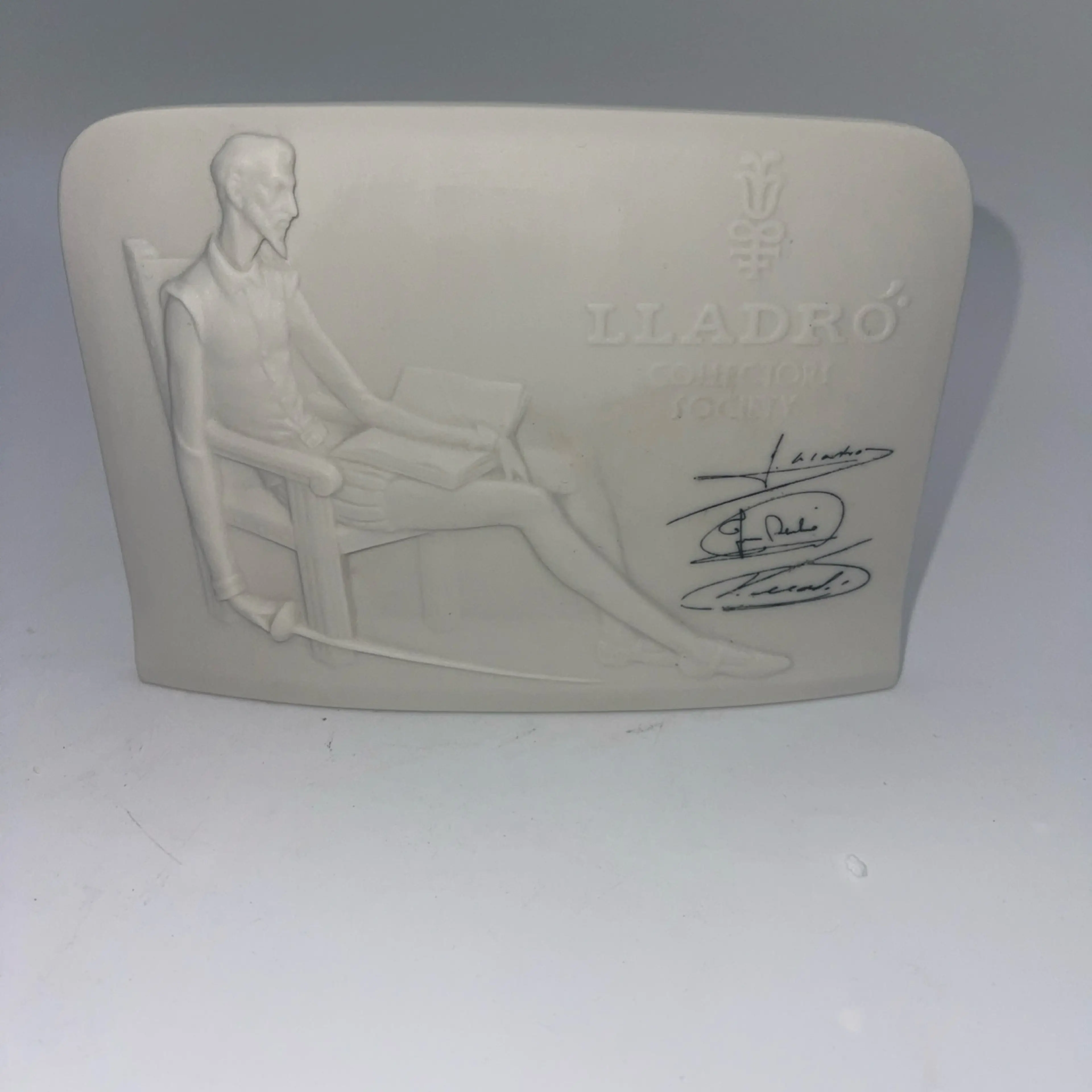 Image 2 of 7