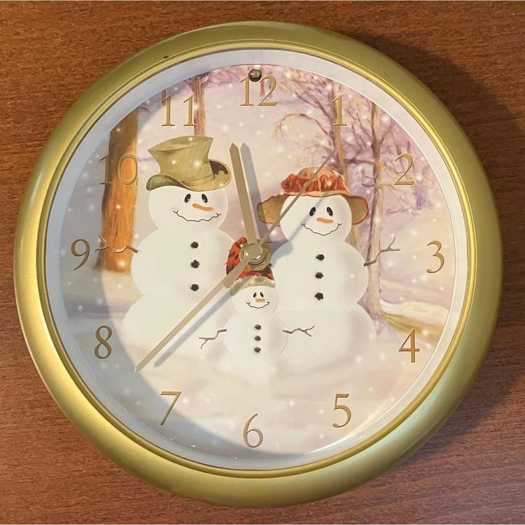 Feldstein Snowman Christmas Carol Wall Clock 8.5" Diameter Plays 12 Carols