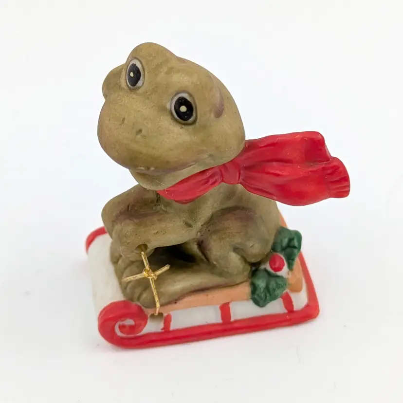 Enesco Frog Riding a Sled Holiday Figure